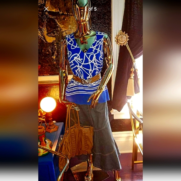 GORGEOUS Woman's Outfit. Skirt, Top, Belt, Plus Purse! All for Only $75! 🤩💖🥰 - Picture 5 of 5